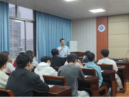 机械与材料工程学院召开新学期…